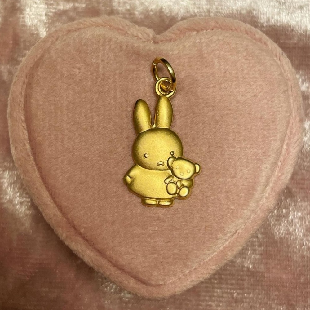 14k GLOSSY MIFFY PENDANT